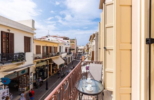 Rethymno Apartment | Rose Luxury Suite with Old Town View, in the heart of Rethymno
