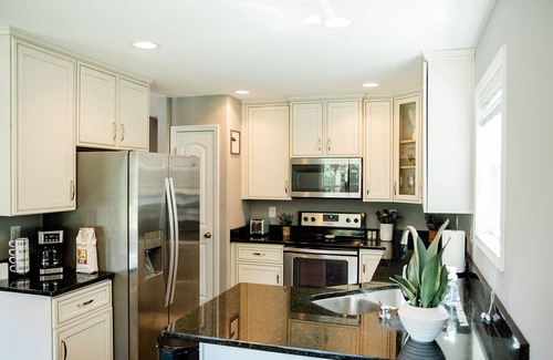 Knoxville House | Rose of Sharon Home - 14 Min to Downtown Knoxville