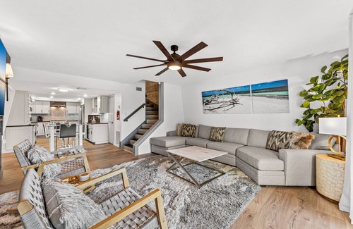 Tropic House | Rose's Riverside Chalet - 4BR Waterfront Escape - 4BR Waterfront Escape with Kayaks!