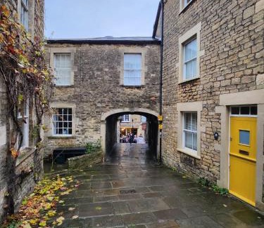 Frome House | Rose & Star Cottage