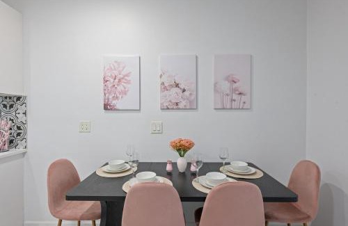Union City Apartment | Rose Stay, Stylish 2BR Apartment - Sleeps 6 - 25 Min to NYC