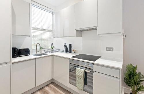Camden Apartment | Rose Suite Camden Town 3 Bedroom Sleeps 11