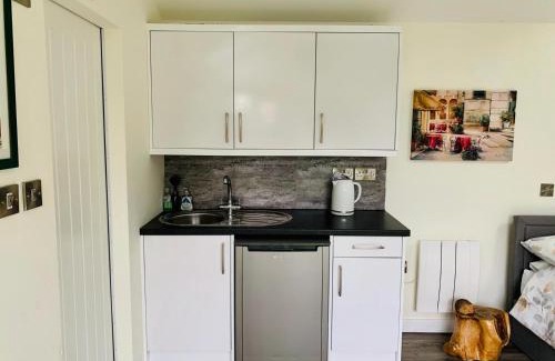 Trafford Apartment | Rose View - Modern detached bungalow