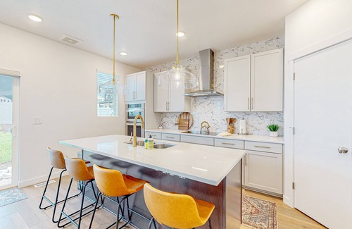Park City House | Rose Wood Hideaway | Brand-new house in Park City with large yard & game room
