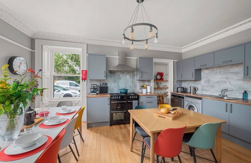 Murthly House | Rosebank House -12 Guests across 6 ensuite bedrooms, Wood Burner & EV point