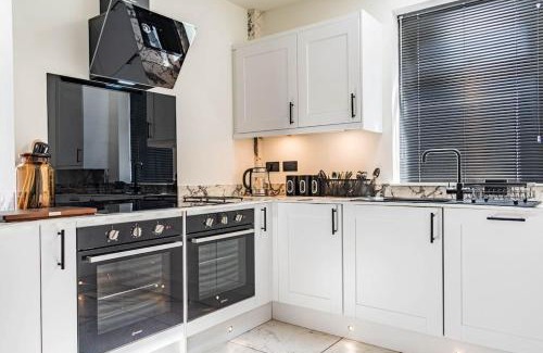 Stockton-on-Tees House | Roseberry - Corner Plot Getaways