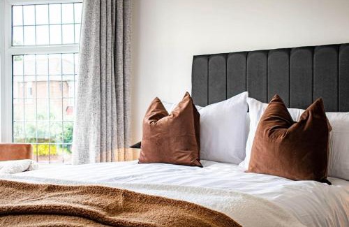 Stockton-on-Tees House | Roseberry - Corner Plot Getaways