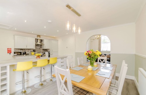 Guisborough Cottage | ROSEBERRY HOUSE, pet friendly, with a garden in Guisborough