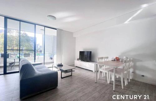 Rosebery Apartment | Rosebery Comfort 2BR Apt Near CBD
