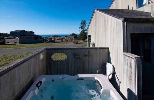 Sea Ranch House | Rosebud 3 Br home by RedAwning