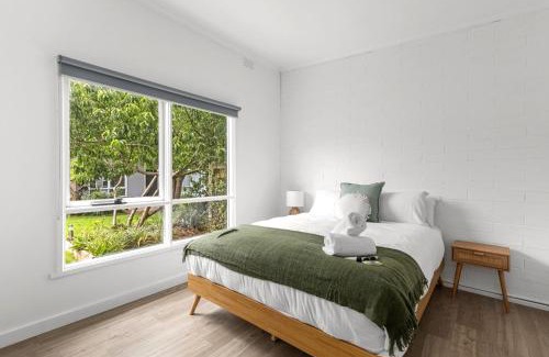 Capel Sound Apartment | Rosebud Beachfront Haven Coastal Bliss Four