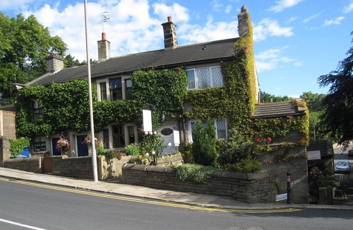 Haworth House | Rosebud Cottage Guest House