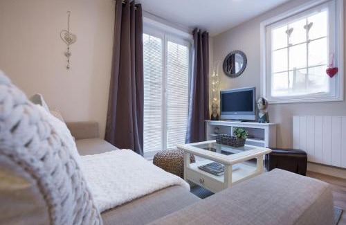Wintzenheim House | Rosebury Cottage 1 bedroom Free Street parking-5min from Colmar