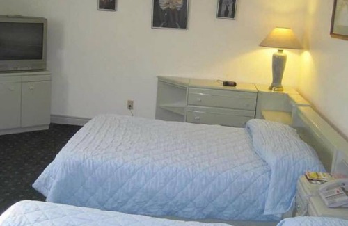 Stratford Hotel | Rosecourt Motel
