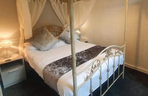Liskeard House | Rosecraddoc Manor - Coachman's