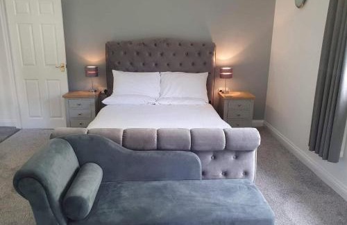 Liskeard House | Rosecraddoc Manor - Riverbank