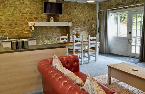 Liskeard House | Rosecraddoc Manor - Stable