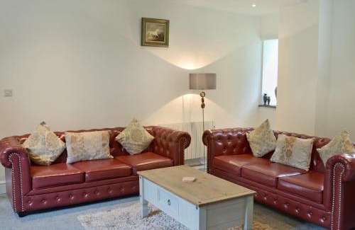 Liskeard House | Rosecraddoc Manor - Stable