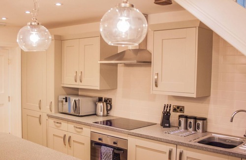 Pickering Cottage | Rosedale Cottage | sleeps 4 - Hot Tub, Dog Friendly - 5* Gold Award