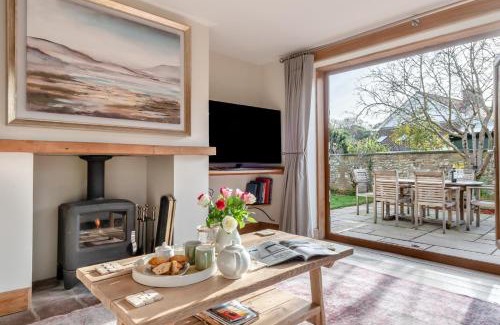 Docking House | Rosehill House