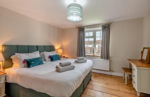 Docking House | Rosehill House