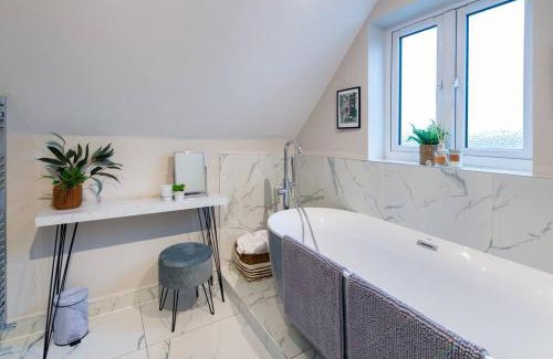 Arundel Apartment | Roseland Apartment 5