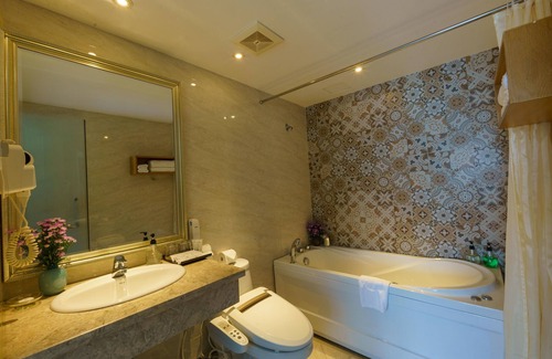 Little Japan Hotel | Roseland Corp Hotel