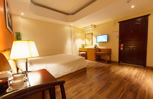 Little Japan Hotel | Roseland Corp Hotel