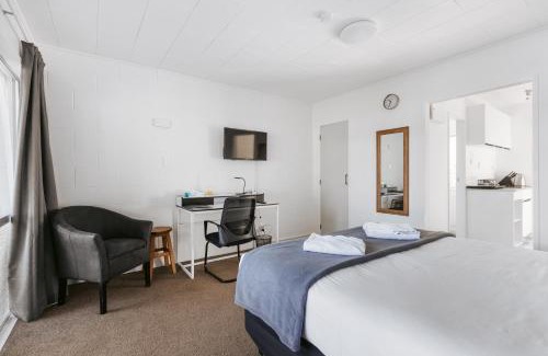 Tauranga Hotel | Roselands Motel