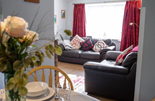 Sageston House | Roselea Cottage Tenby