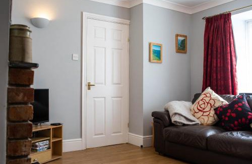 Sageston House | Roselea Cottage Tenby