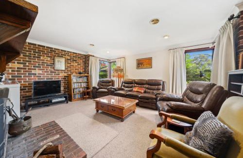 Blue Mountains City Council House | Rosella Retreat