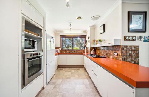 Blue Mountains City Council House | Rosella Retreat