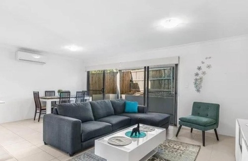 Pallara House | ROSELLA x HOLIDAY HOUSE