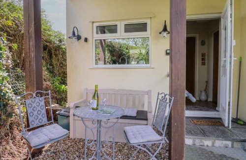 Axminster House | Rosemarie Annexe
