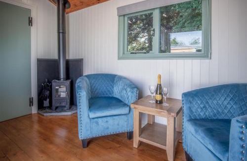 Amroth House | Rosemary - 1 Bedroom Shepherds Hut - Amroth