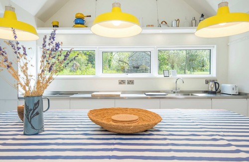 Kilgetty Cottage | Rosemary Cottage, Holiday Cottage West Williamston, near Carew , Sleeps 5, 3 bedrooms, bathrooms