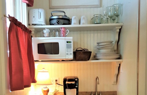 Downtown Little Rock Cottage | Rosemont B&B Cottages