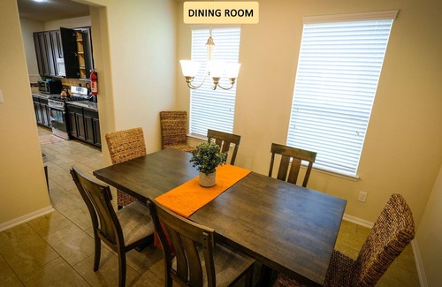 Rosenberg House | Rosenberg, Richmond, and Katy - 10 Beds
