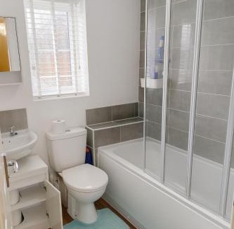Sheffield Apartment | Rosengelyn Apartment