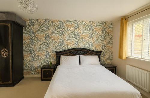 Sheffield Apartment | Rosengelyn Apartment