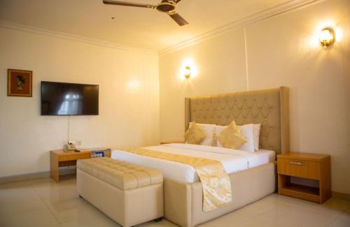 Abuja Hotel | ROSES REGENCY HOTEL AND SUITES