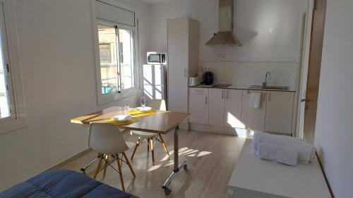 Roses Town Center Apartment | Rosesapparts Estudios & Parking
