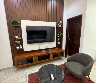 Santeo Apartment | Rosewood residence 2 bedroom duplex with views and bathtub