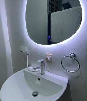 Santeo Apartment | Rosewood residence 2 bedroom duplex with views and bathtub