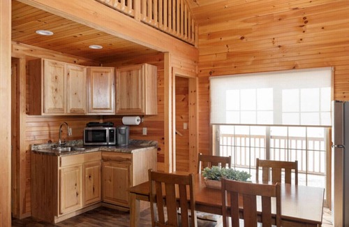 Bethlehem Cabin | Rosewood Villa: 2BR Log Cabin with Kids Loft