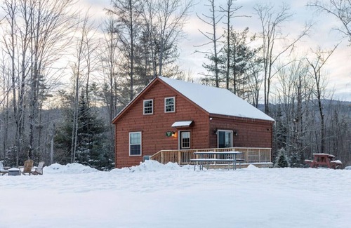 Bethlehem Cabin | Rosewood Villa: Lakefront Log Cabin Retreat