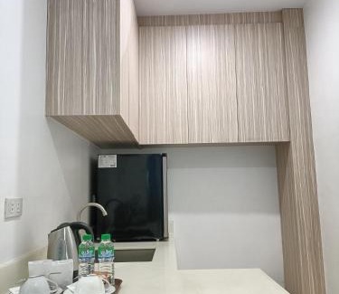 Ermita Night District Hotel | Rosh Hotel