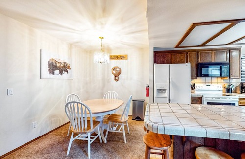 Summit Estates Condo | Rosie's Hideaway #331