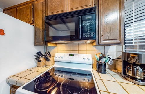Summit Estates Condo | Rosie's Hideaway #331
